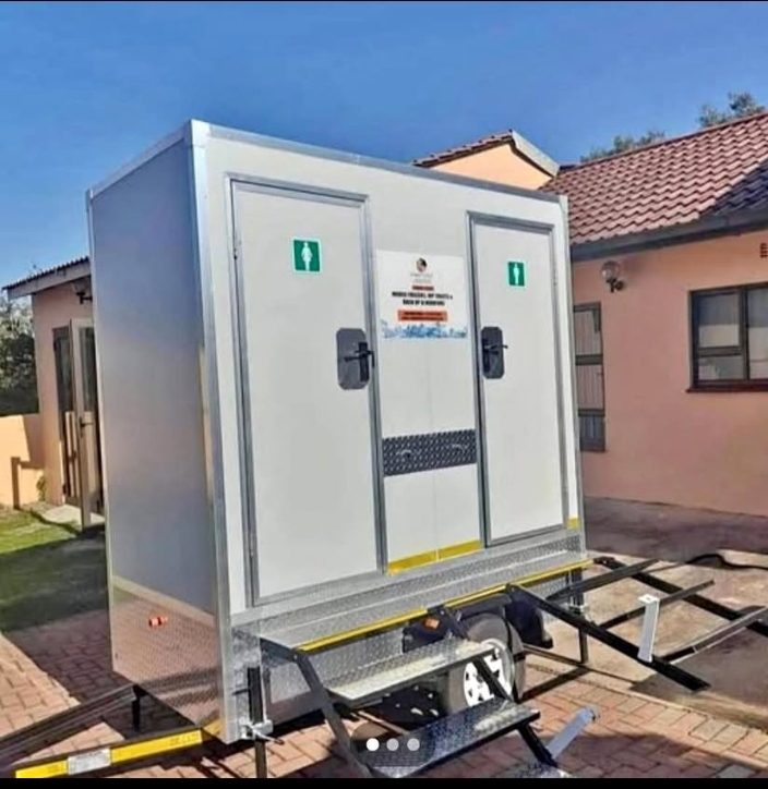 VIP mobile toilet  - image 2