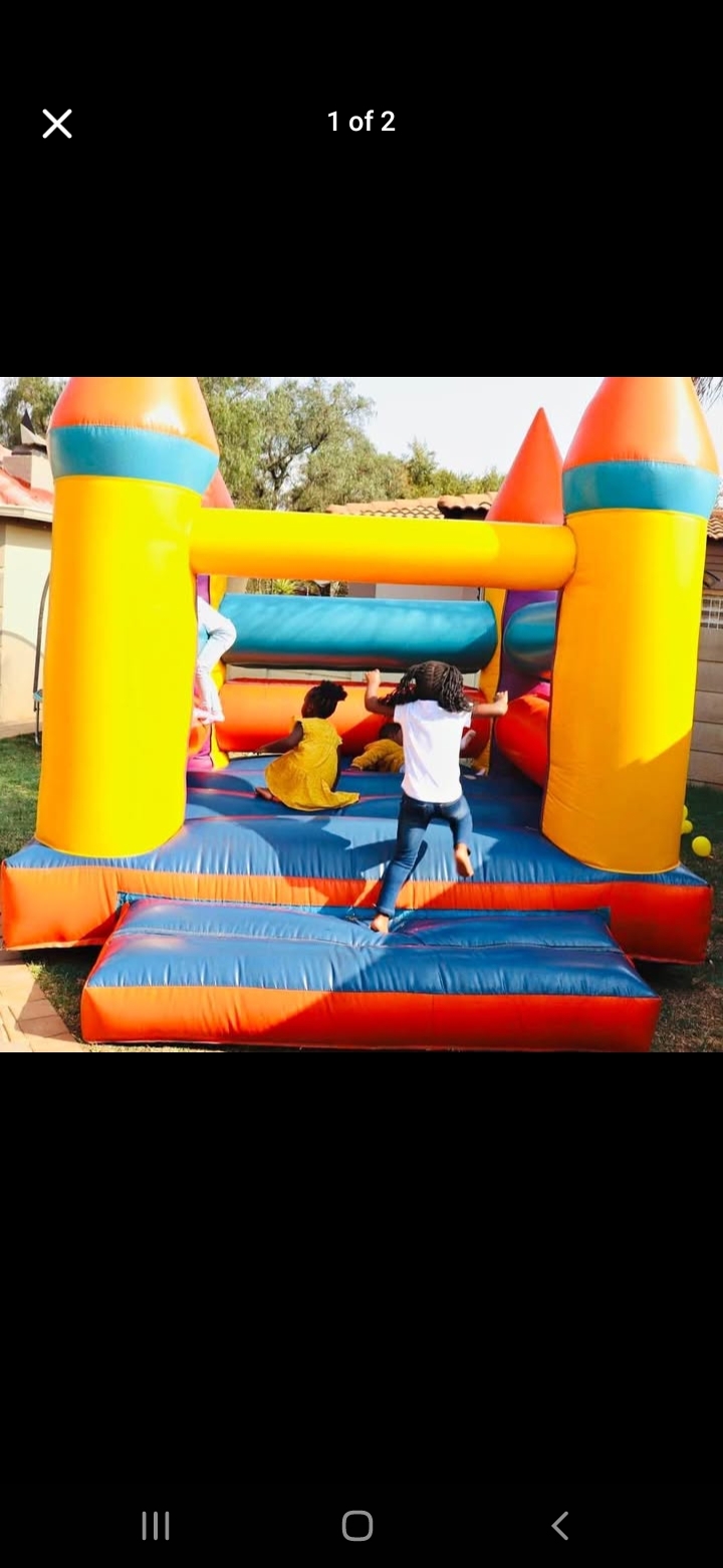 Jumping castle for hire - image 2